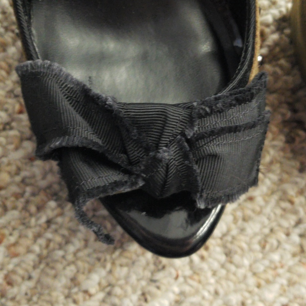 Shoes - Picture 2 of 5